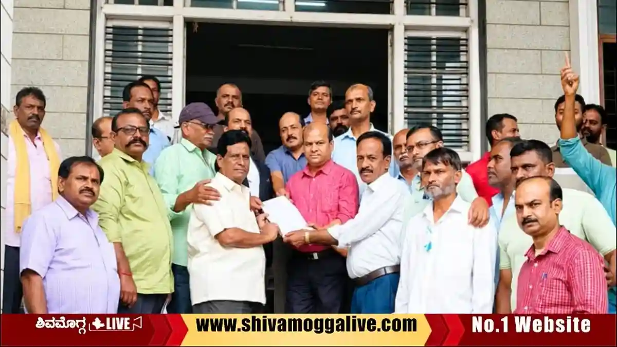ರಜಪೂತ ಅಭಿವೃದ್ಧಿ ಮಂಡಳಿ ಸ್ಥಾಪನೆಗೆ ಭದ್ರಾವತಿಯಲ್ಲಿ ಒತ್ತಾಯ 1 Rajaput-Community-Submits-memorandum-to-Bhadravathi-Tahsildhar.webp