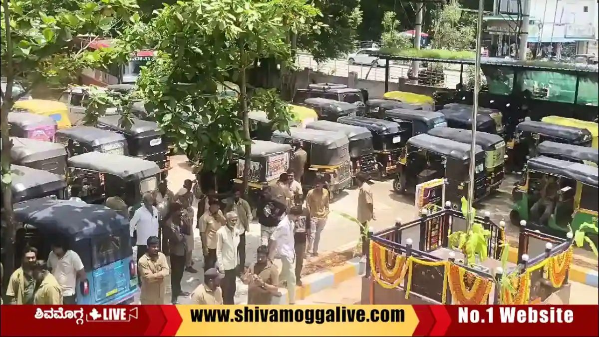 ಶಿವಮೊಗ್ಗ ಸಿಟಿಯಲ್ಲಿ ದಿಢೀರ್ ಕಾರ್ಯಾಚರಣೆ, 70 ಆಟೊಗಳು ವಶಕ್ಕೆ, ಕಾರಣವೇನು? 1 Shivamogga-Traffic-Police-Seized-70-Autos