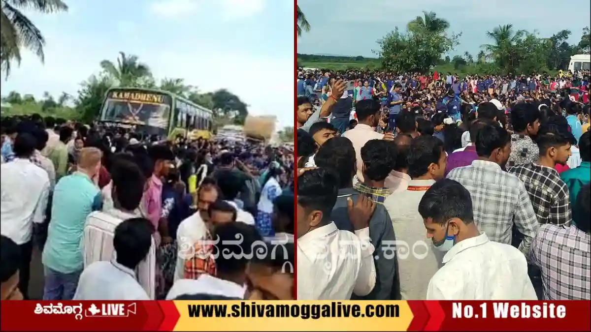 Shikaripura-Garments-workers-protest-in-shikaripura-shimoga-road