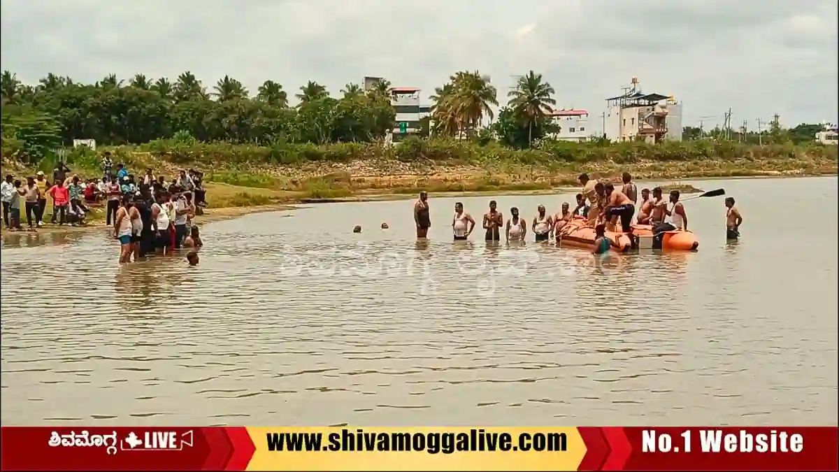 ಸೋಮಿನಕೊಪ್ಪದಲ್ಲಿ 10ನೇ ತರಗತಿ ವಿದ್ಯಾರ್ಥಿ ಕೆರೆಯಲ್ಲಿ ಮುಳುಗಿ ಸಾವು 1 rescue-operation-at-sominakoppa-lake-in-Shivamogga