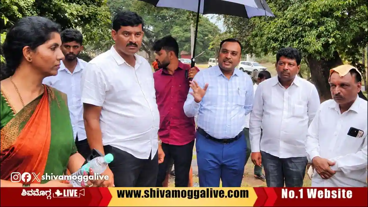 Assistant-Commissioner-Veeresh-Visits-Chandragutti-temple