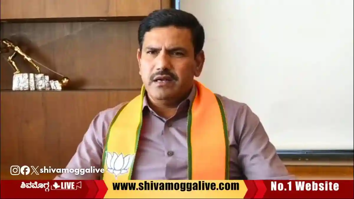 “ಸಿದ್ದರಾಮಯ್ಯ ಅವರನ್ನು ಯೂಸ್ ಅಂಡ್ ಥ್ರೋ ಮಾಡಲಾಗ್ತಿದೆ, ಕಾಂಗ್ರೆಸ್ ಶಾಸಕರು ಭಯಭೀತರಾಗಿದ್ದಾರೆ” 1 BJP-State-President-BY-Vijayendra-Speaks-to-Media-in-Shivamogga